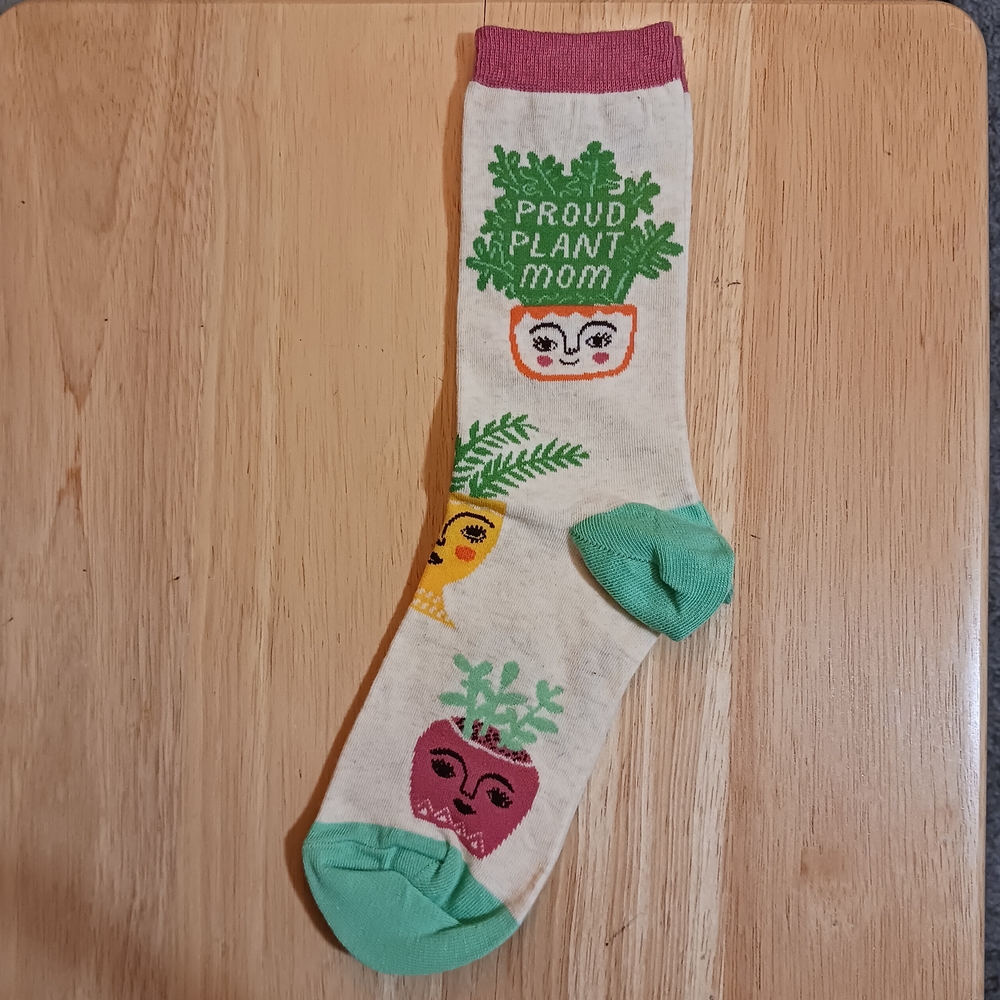 Blue Q Proud Plant Mom Socks Green Pink Women's Crew Neck Shoe Size 5 - 10 - Picture 2 of 3